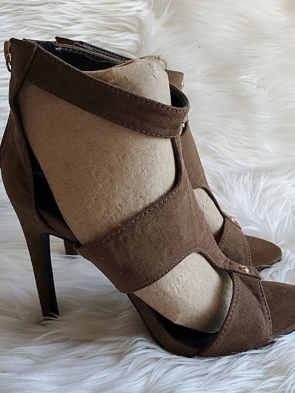 Charlotte Russe Janelle Women's Browne Caged Suede Sandal SZ 8